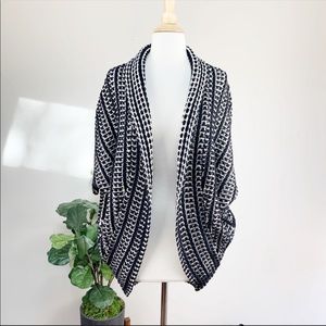 🖤Black and beige anthropology open cardigan